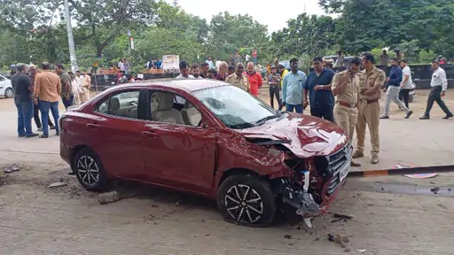 भरधाव कार